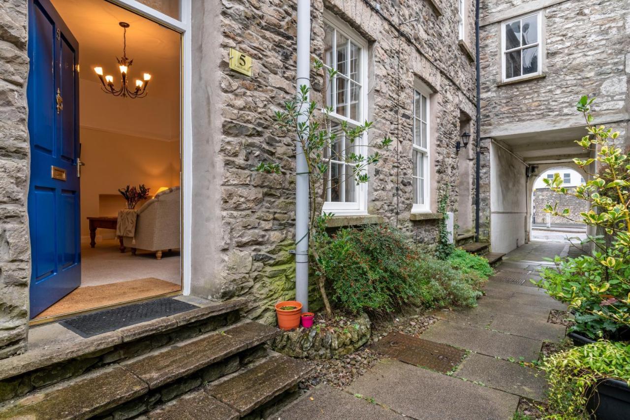 Kent Cottage - Town Centre, With Parking Kendal Exterior photo